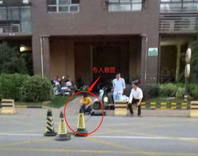 什么仇什么怨 這個(gè)小區(qū)門(mén)口竟然用上了破 胎 器 還有專人看管